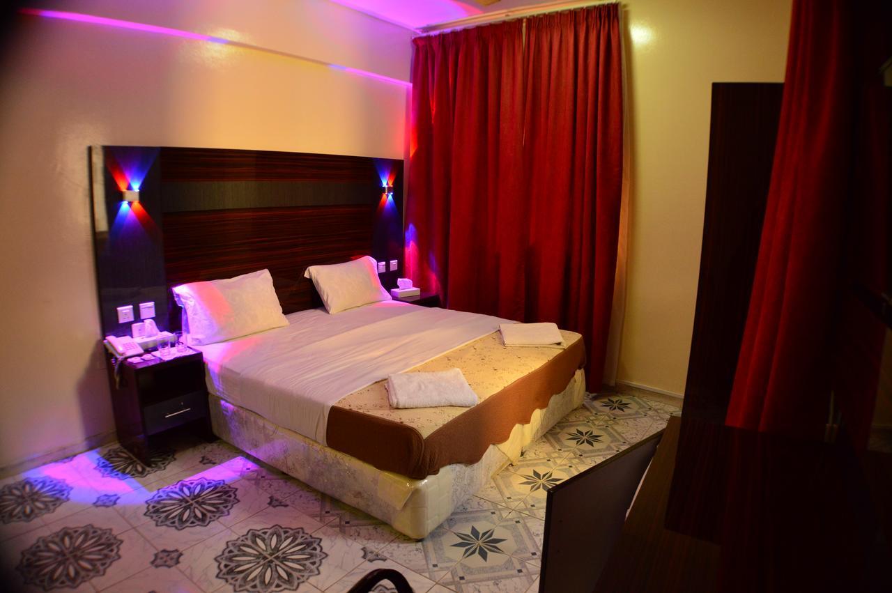 Tehran Hotel Dubaï Extérieur photo